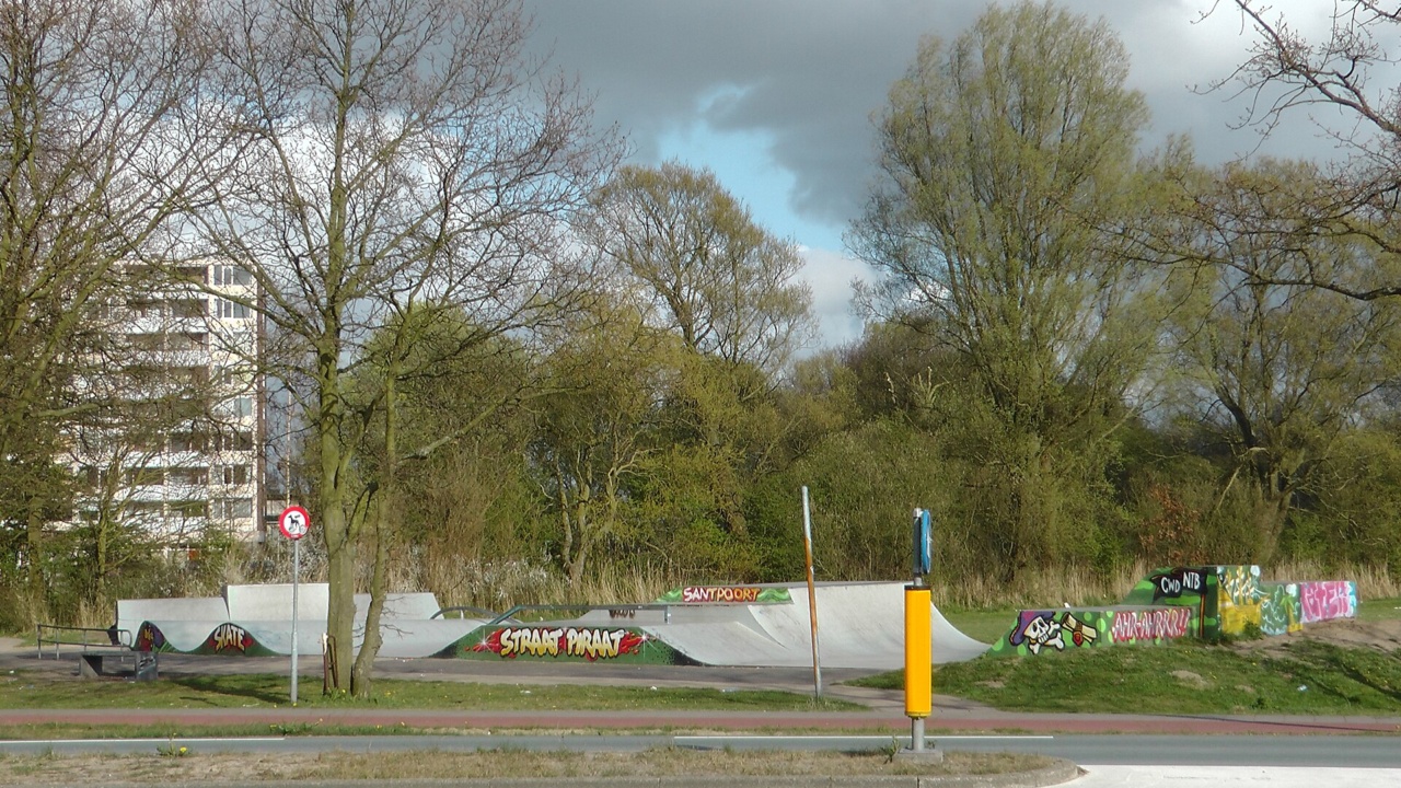 Santpoort-Noord Skatepark: Skate park - Santpoort - 2011 - panoramio