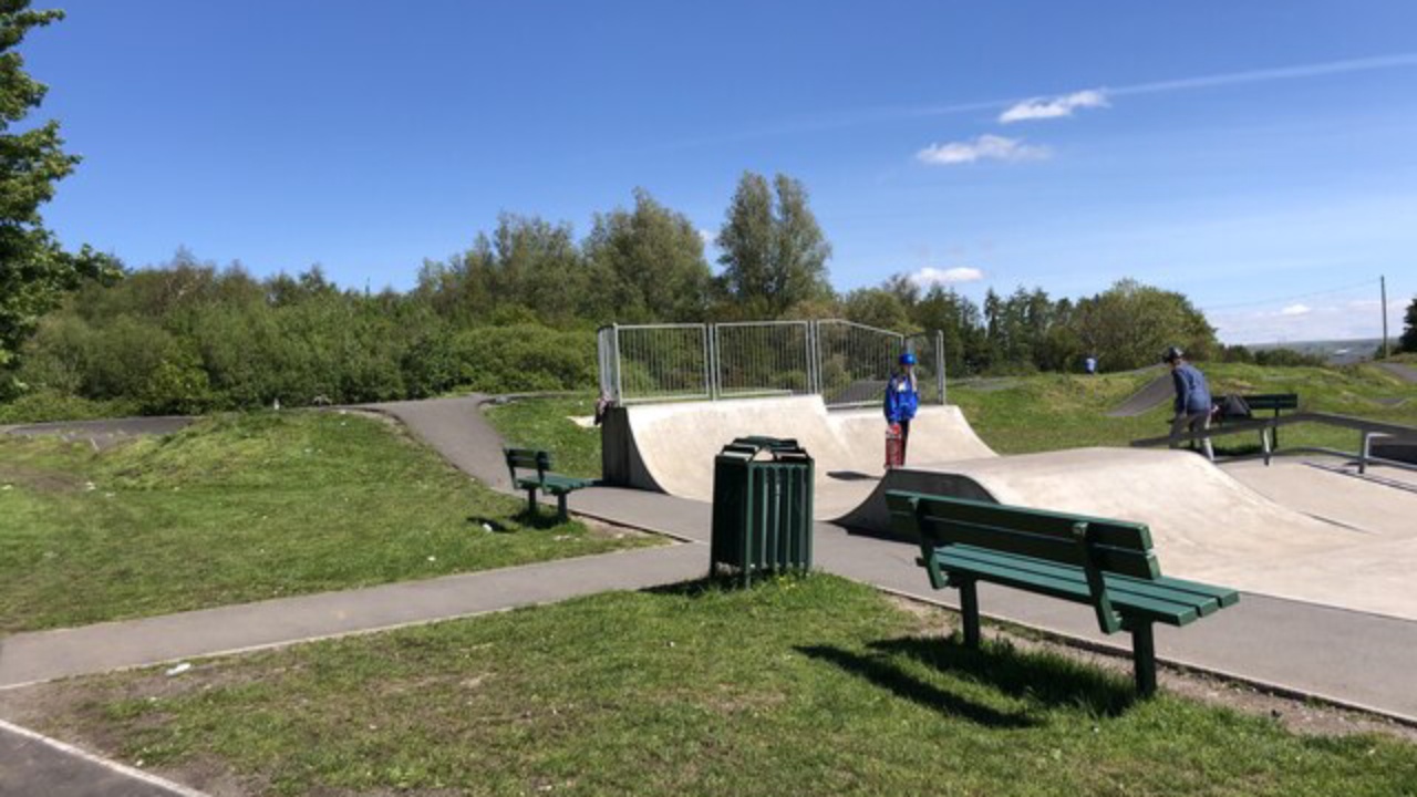 Melin Mynach Pumptrack: Skate park at Parc Melin Mynach