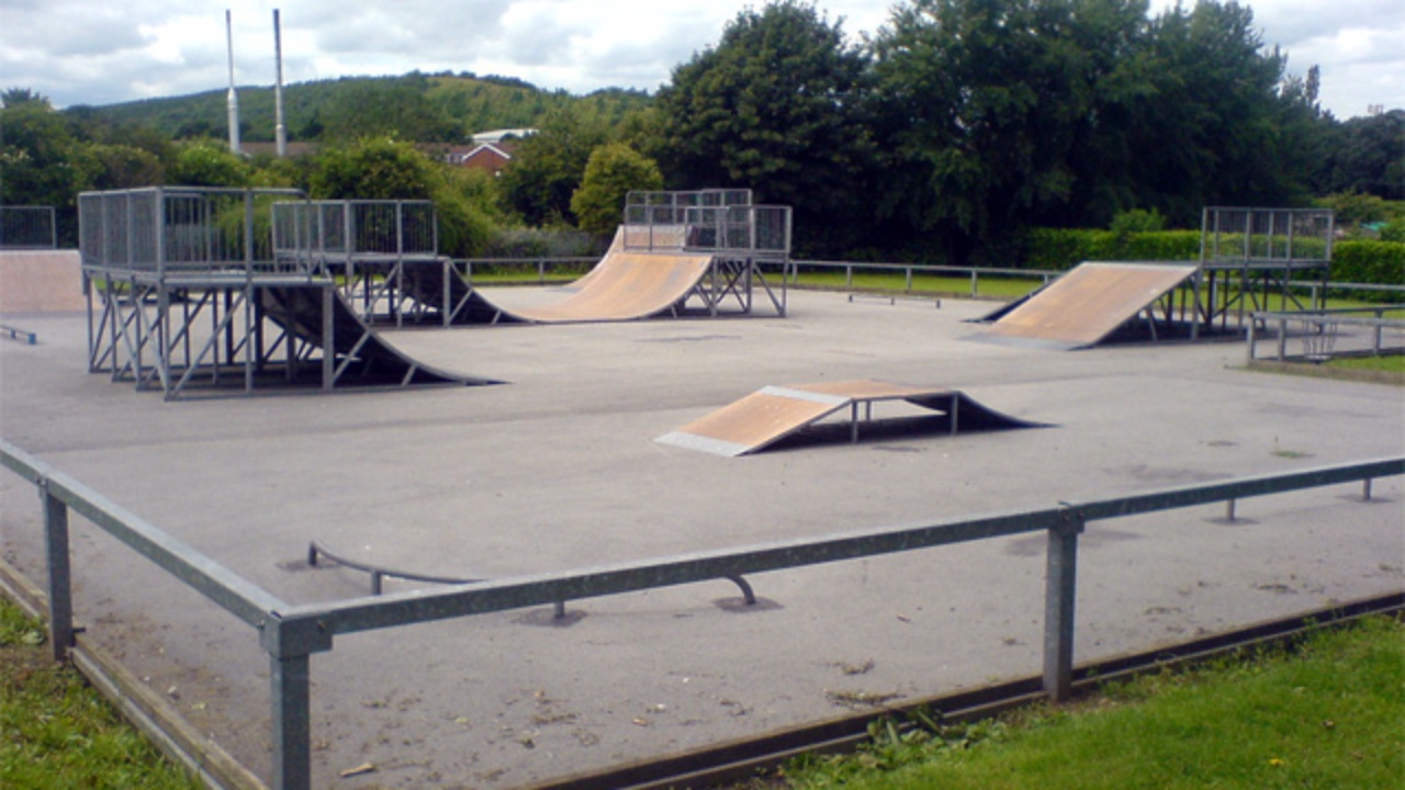 Yeoman Hill Skatepark: Deserted skate park