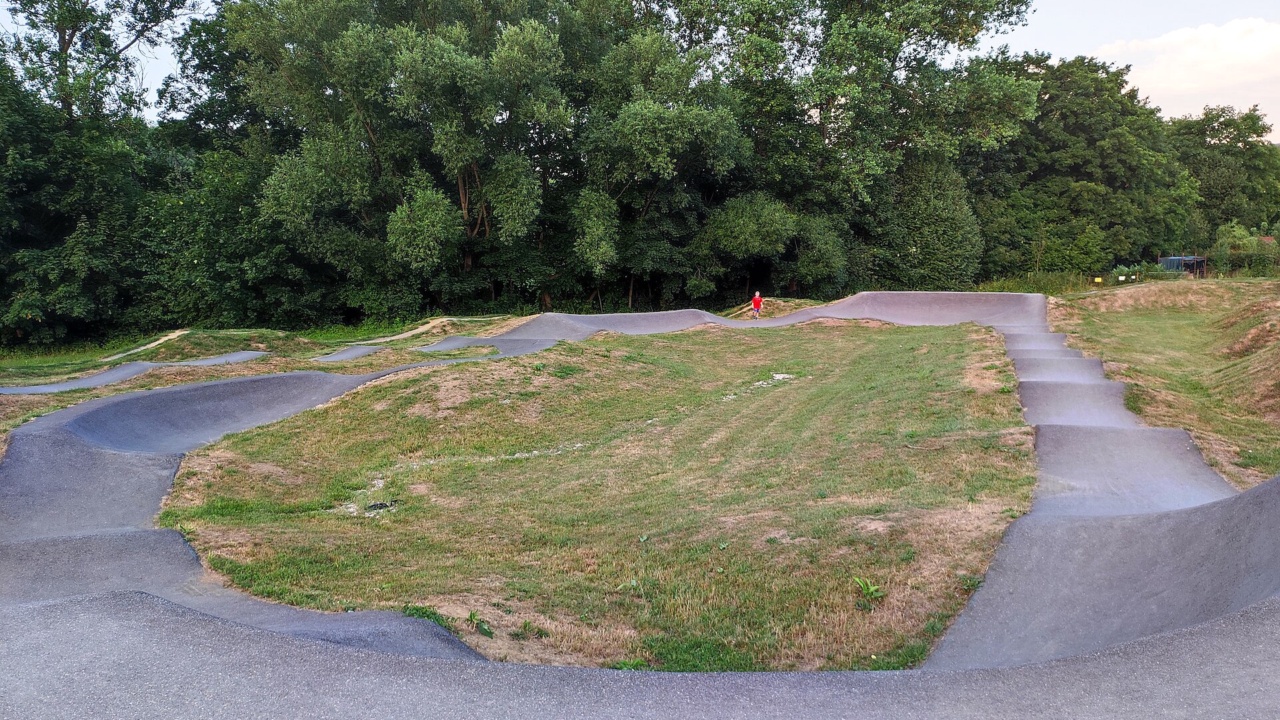 Skatepark: Zádveřice, pumptrack (2)