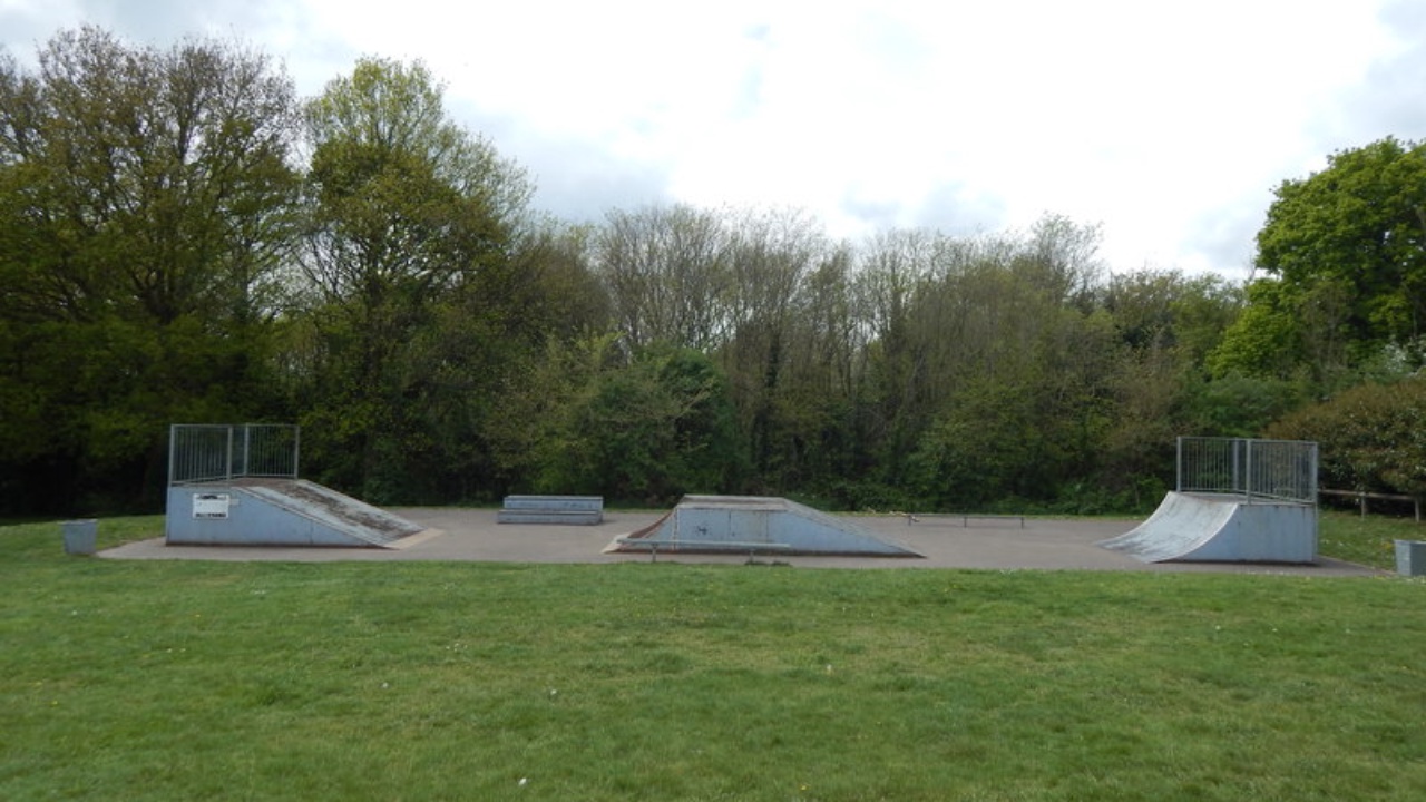 Scramble Skatepark RIP: Skate park in King George V Playing Field - geograph.org.uk - 3984055