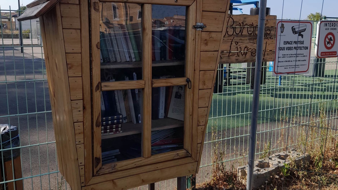 Skatepark: Pinet - skate park - boîte à livres
