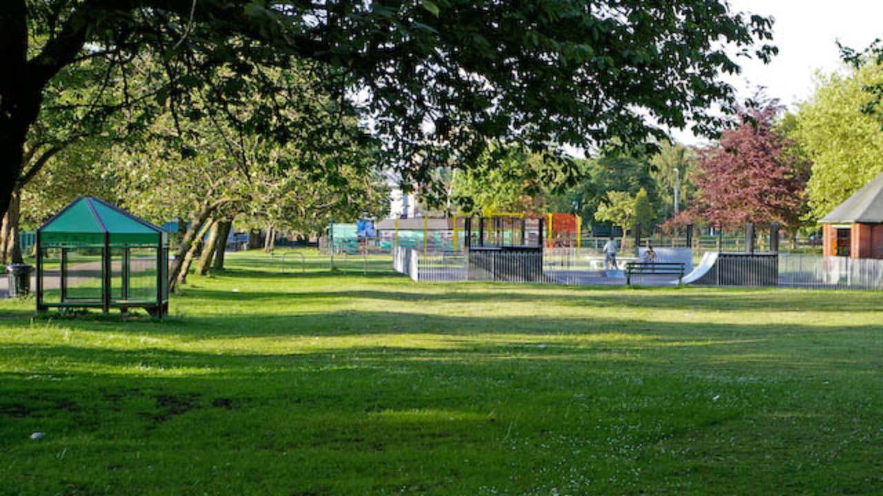 Chorlton Park Skatepark: Skate park and teen shelter in Chorlton Park - geograph.org.uk - 447449
