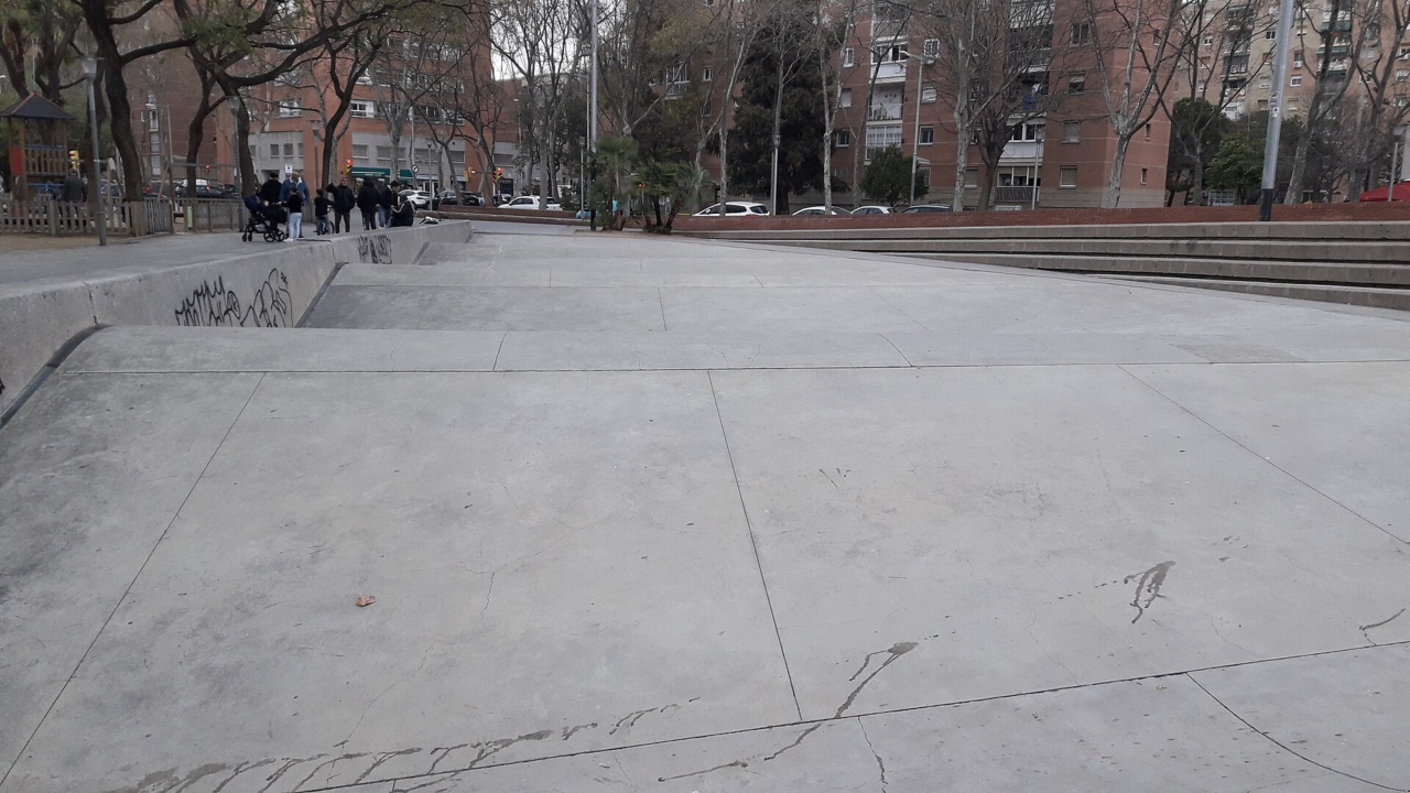 Prim Skatepark: Skatepark a la rambla Prim - 20230317 184128