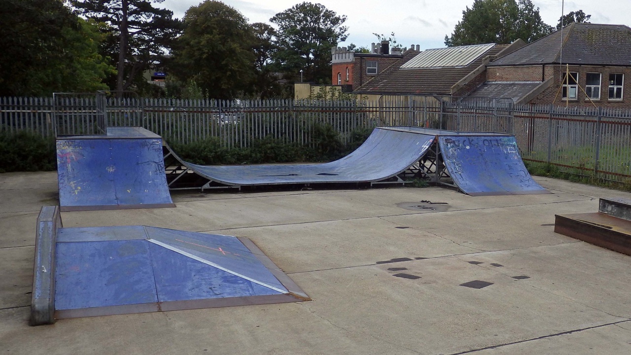Skatepark: Bexhill Leisure Skate Park, Down Road, Bexhill