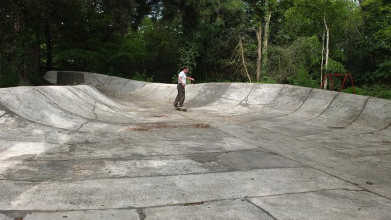 Kea Community Skatepark: 1970s concrete skatepark at Playing Place near Truro