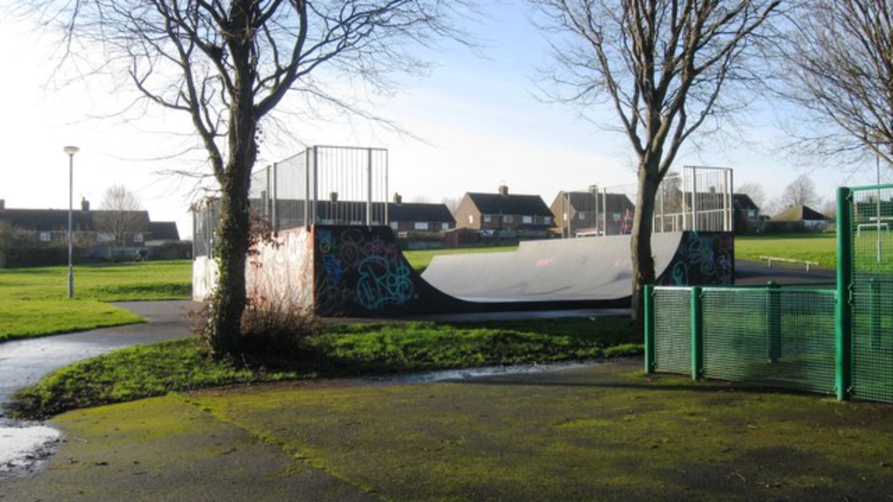 Milford Park Skatepark: Skate park, off Milford Park