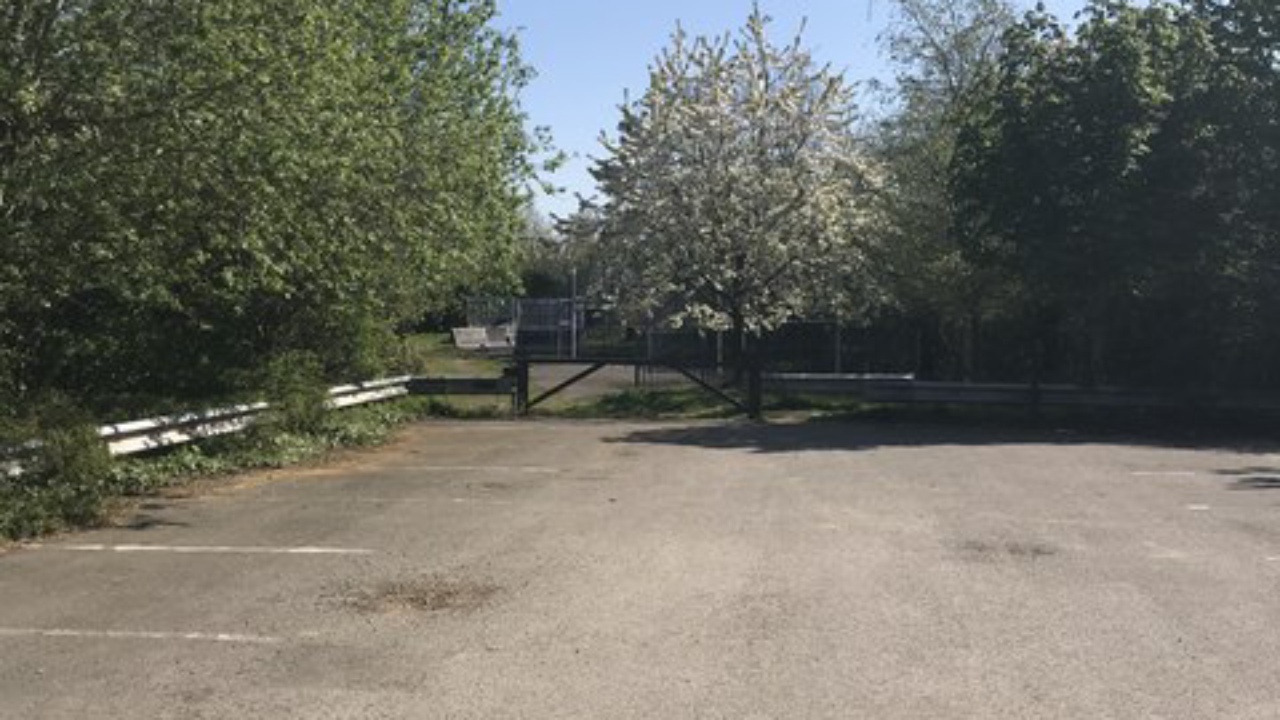 Yelvertoft Skatepark: An unused Yelvertoft skate park