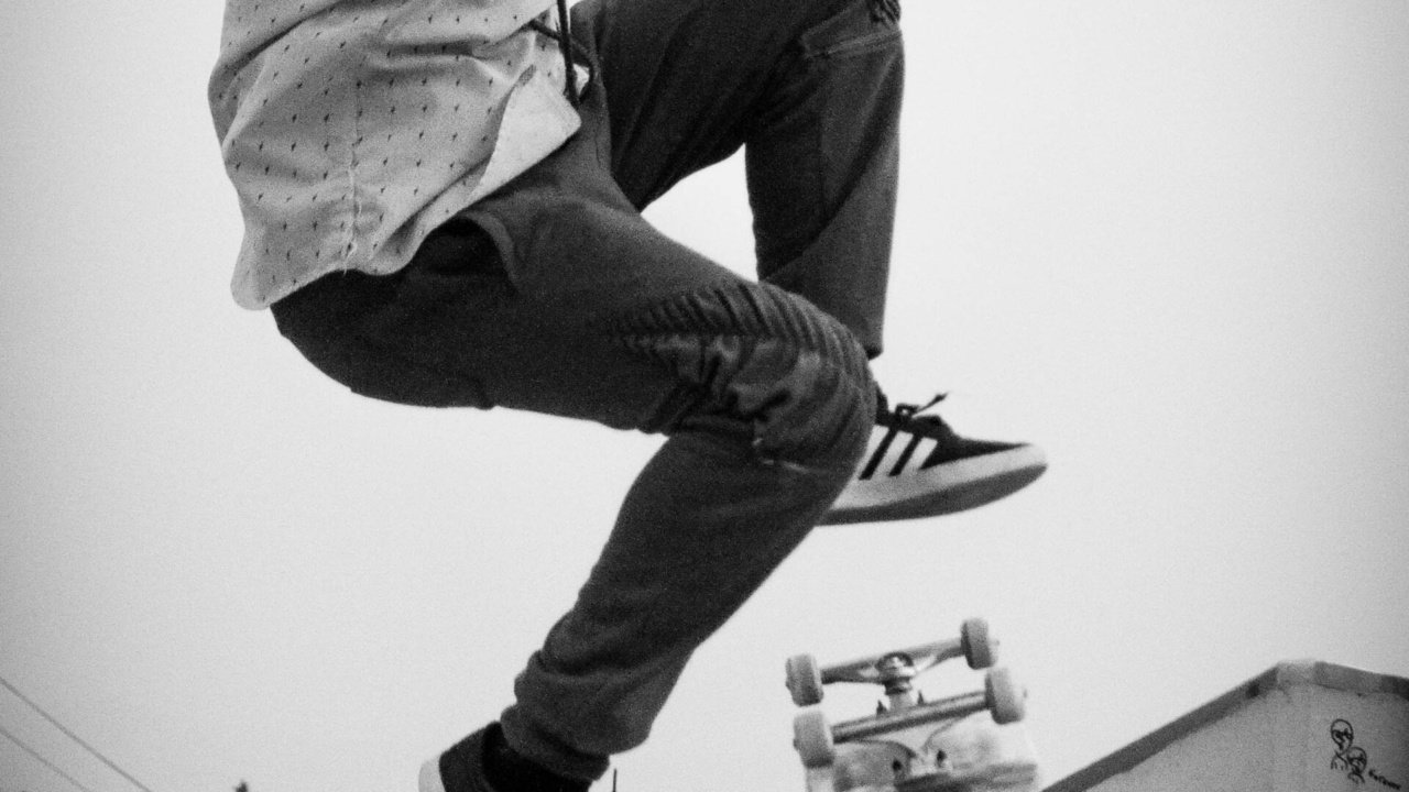 Skatepark: Skateboarder at the Pavillion Park Skatepark in Liberty Lake, WA. (42436215100)