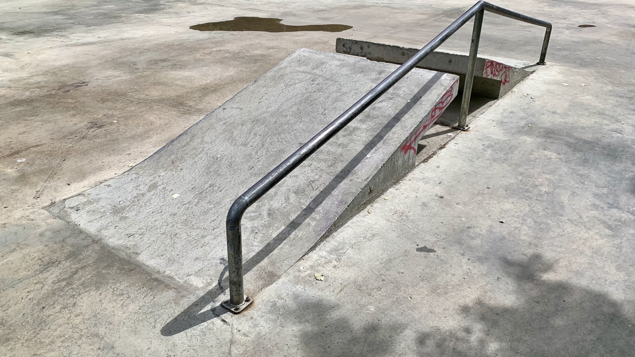 Titan Skatepark: Gap with rail of the IOR Skatepark in Bucharest (01)