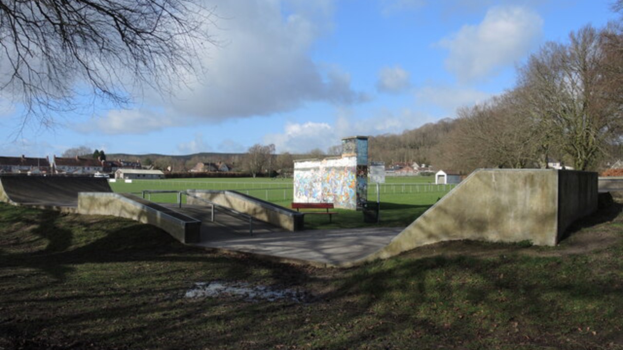 Skatepark: Skatepark on Mere recreation ground