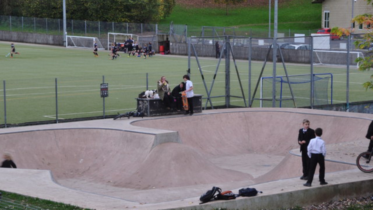 Skatepark: Tiverton : Skate Park & Astro Turf