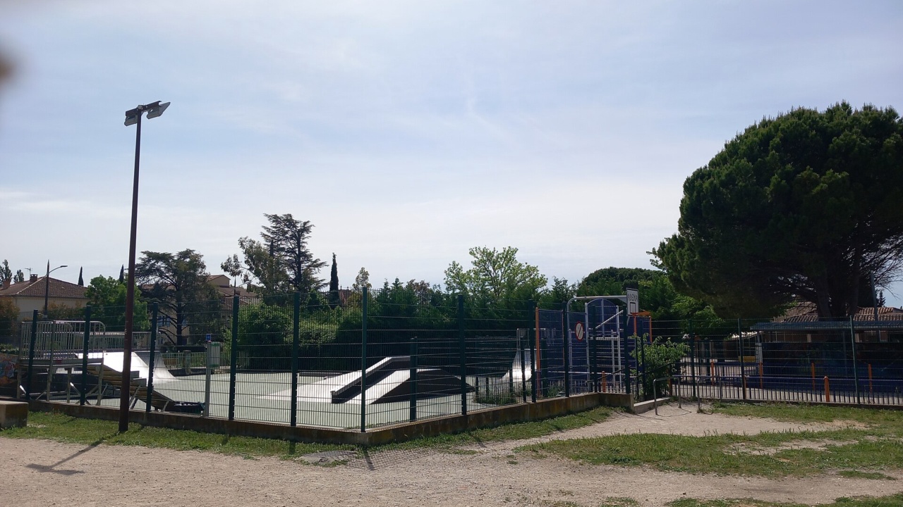 Plateau Multisports de la Route d’Avignon: Plateau multisports de la route d'Avignon (95994)