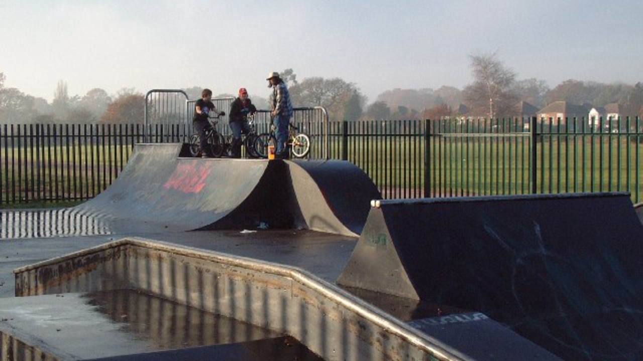 Skatepark: Skateboard Park