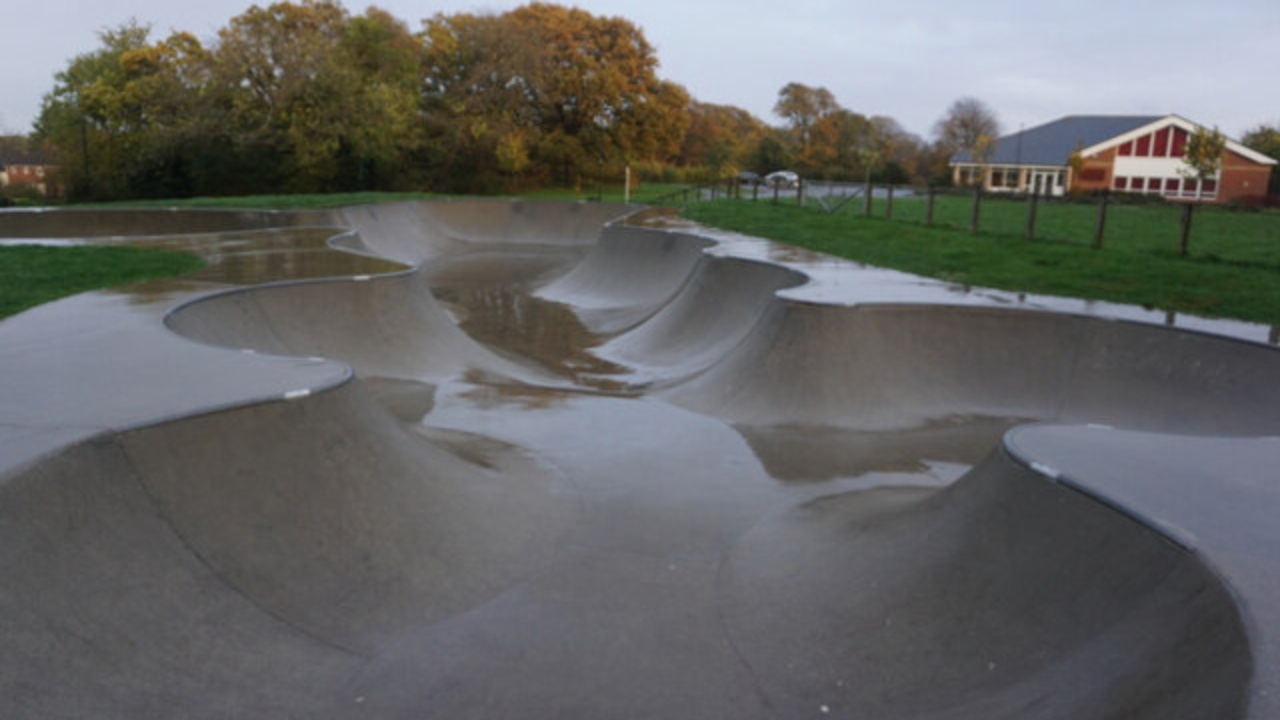 Duck Lane Skatepark: Turf Zone "HalfpipeTurf"