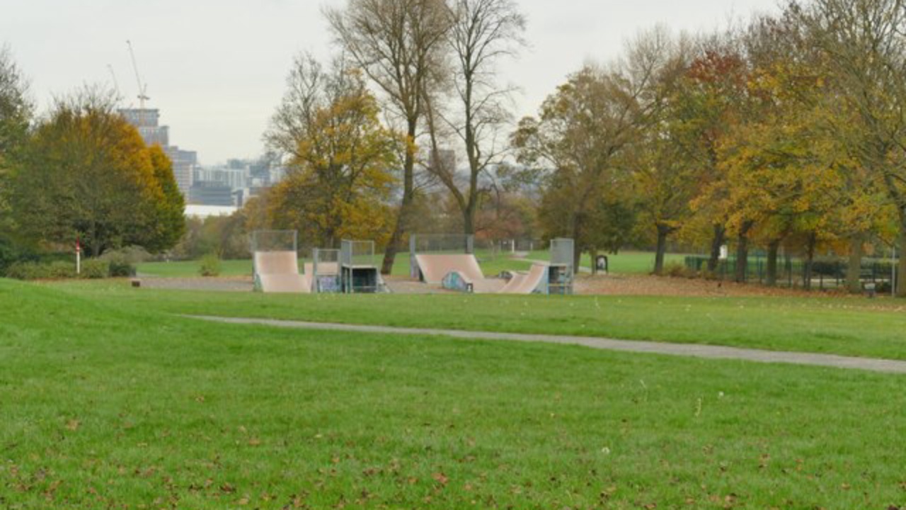 Wortley Skatepark: Skatepark in Wortley Recreation Ground