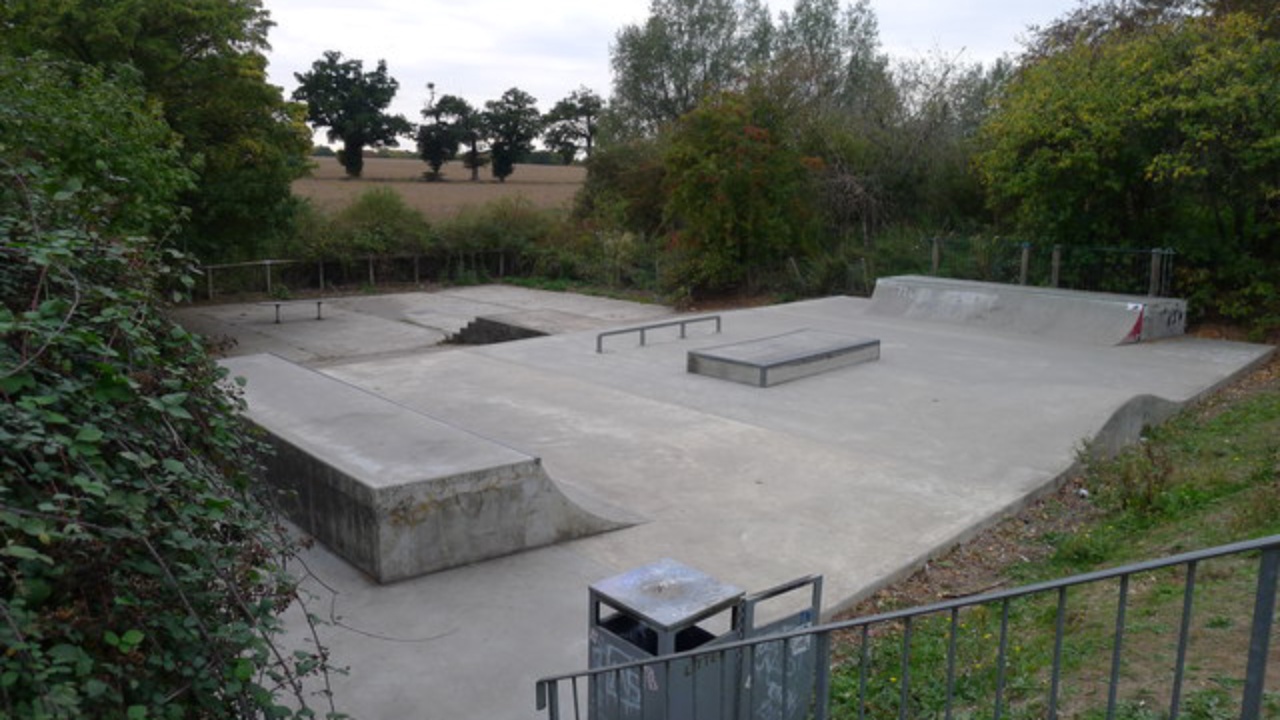 Skatepark: Skate park, Chipping Ongar