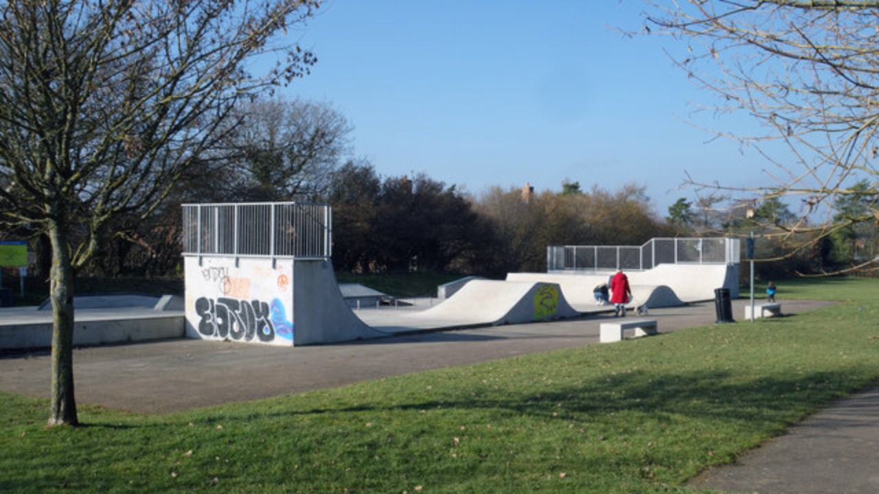 Skatepark: Skate Park with Graffiti