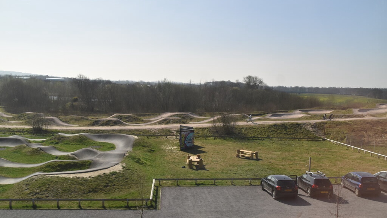 Hook Pumptrack: Skate Park - geograph.org.uk - 7562284